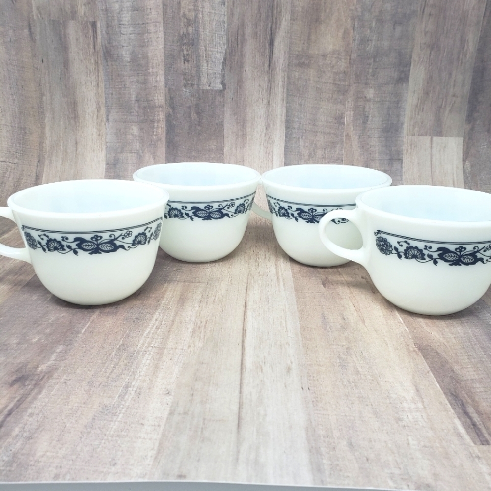 Vintage Pyrex Blue Onion Milk Glass Coffee Tea Mug  set of‎ 4